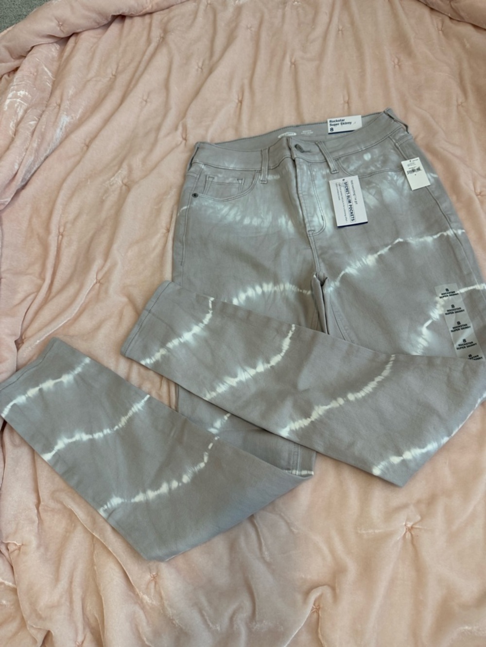 Old Navy Rockstar Super Skinny High-Rise Jeans in Light Gray